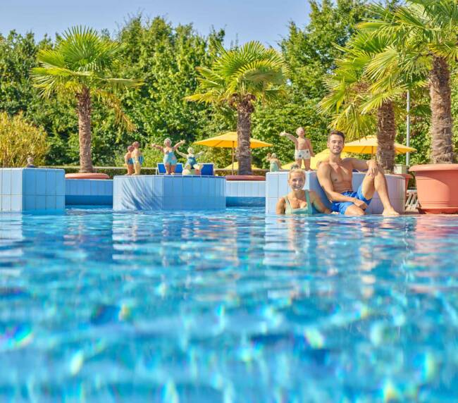 Strömungskreisel, Außenbecken Wohlfühl-Therme Bad Griesbach, Sommerurlaub Bayern